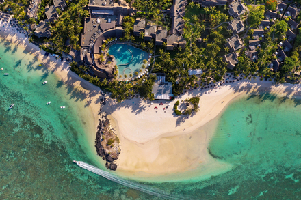 /images/destination/Day3-Isoladicocco-beach-resort_1.jpg