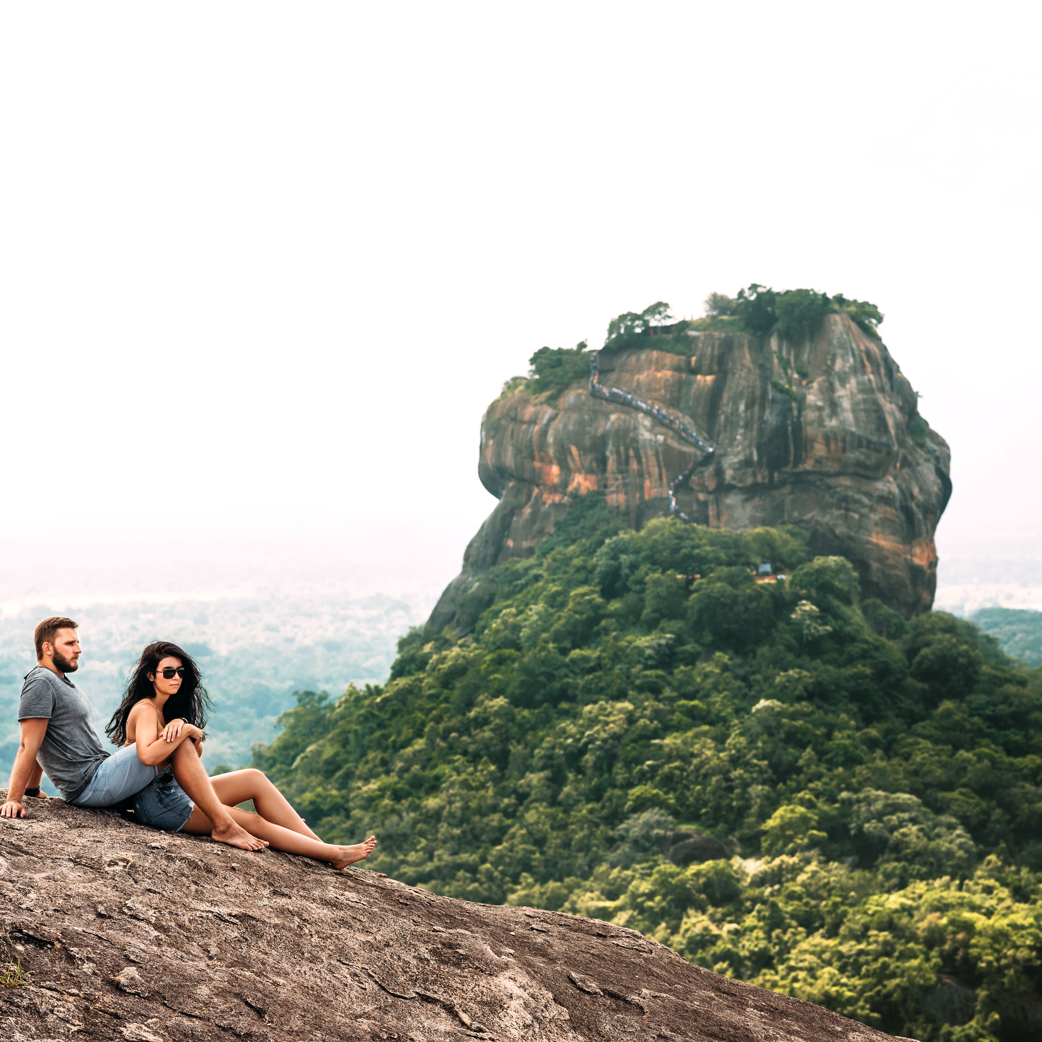 /images/destination/a-couple-in-love-on-a-rock-admires-the-beautiful-v-2026-01-06-11-00-25-utc.jpg