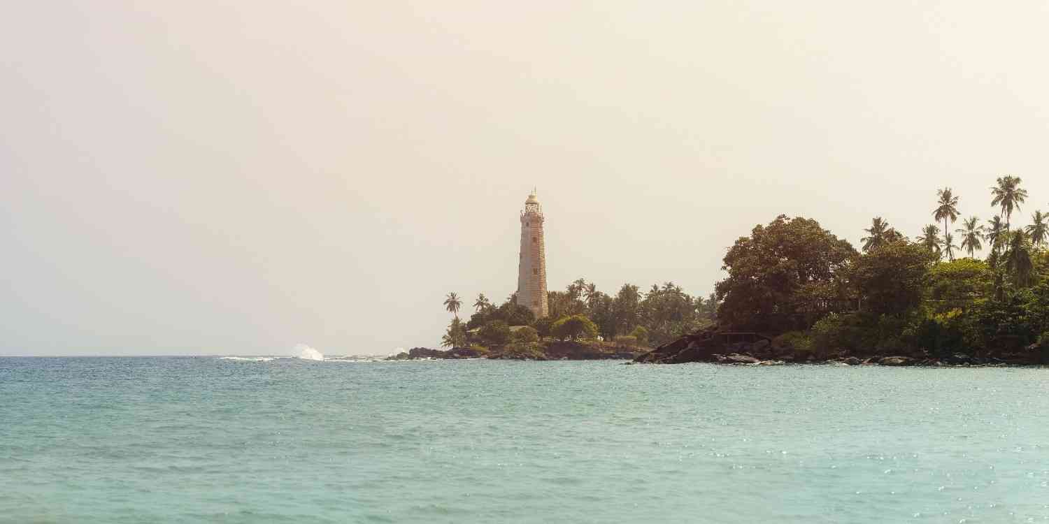 /images/destination/beautiful-white-lighthouse-in-dondra-in-south-sri-2026-01-08-08-26-20-utc-(1).jpg