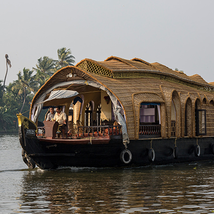 /images/destination/day-11_alleppey-houseboat_1.jpg