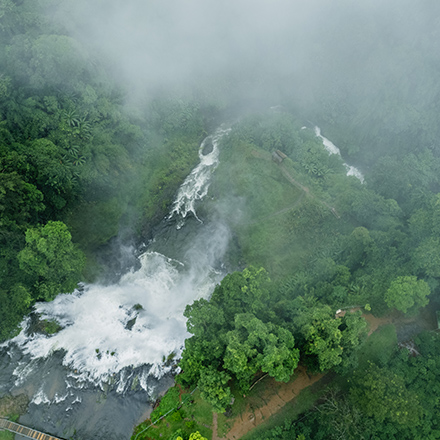 /images/destination/day-4_athirapilly-waterfalls_1.jpg