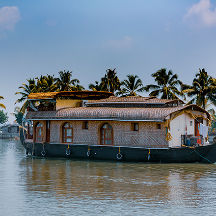 /images/destination/day7-alleppey-houseboat_1.jpg