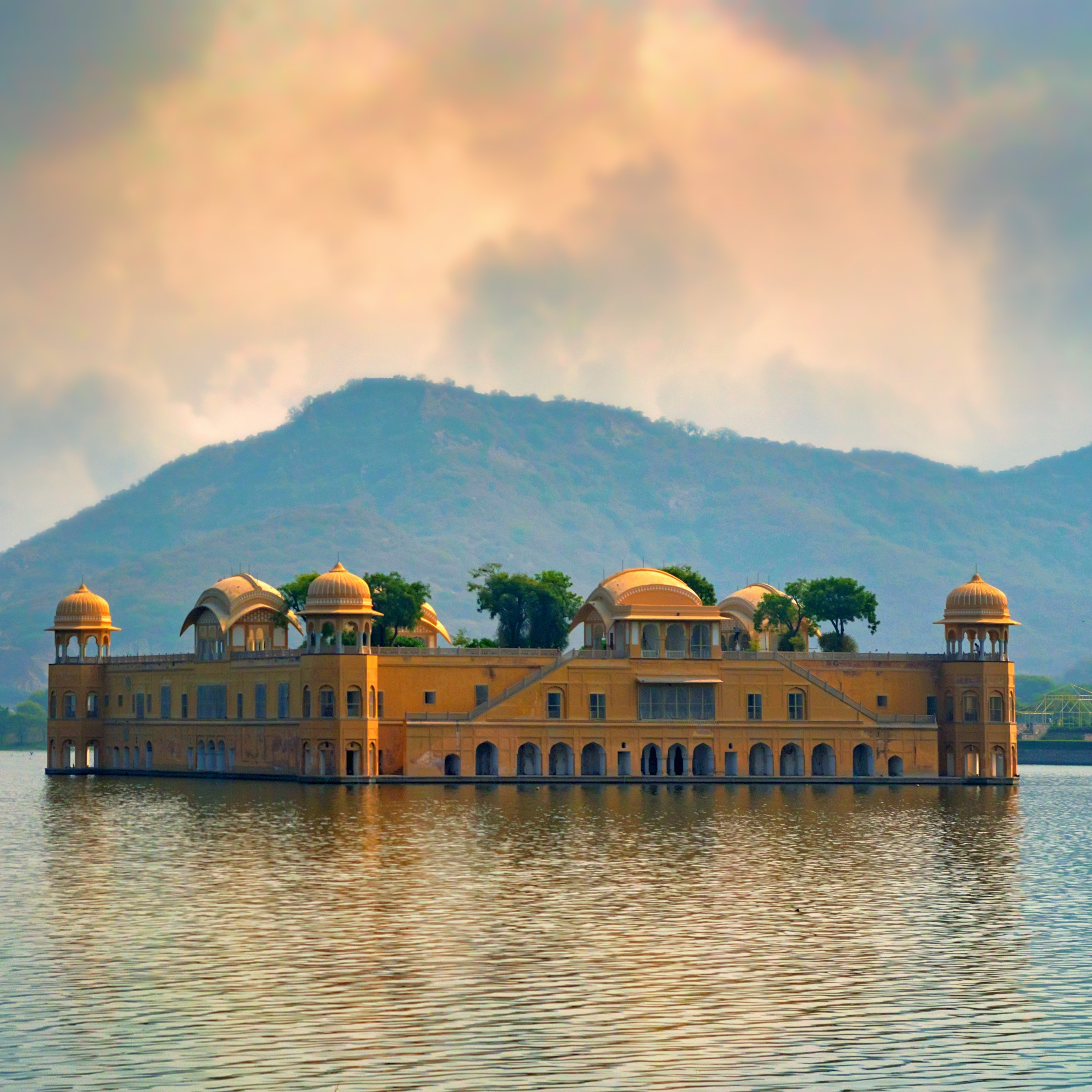 /images/destination/jal-mahal-and-man-sagar-lake-in-rajasthan.jpg