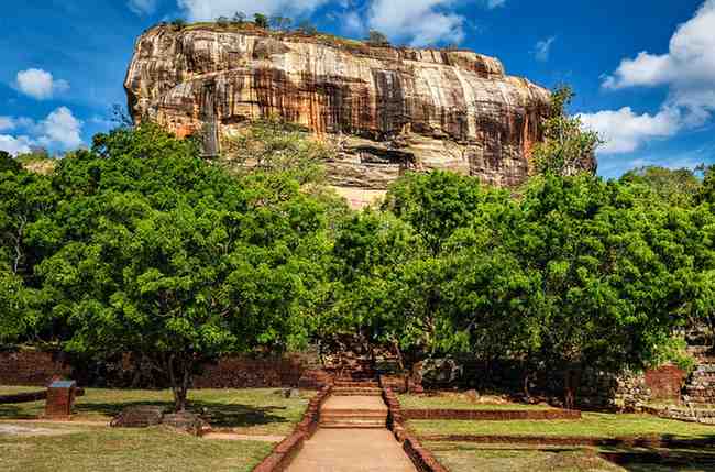 /images/destination/sigiriya-rock-sri-lanka-2026-01-05-05-20-13-utc-(1).jpg