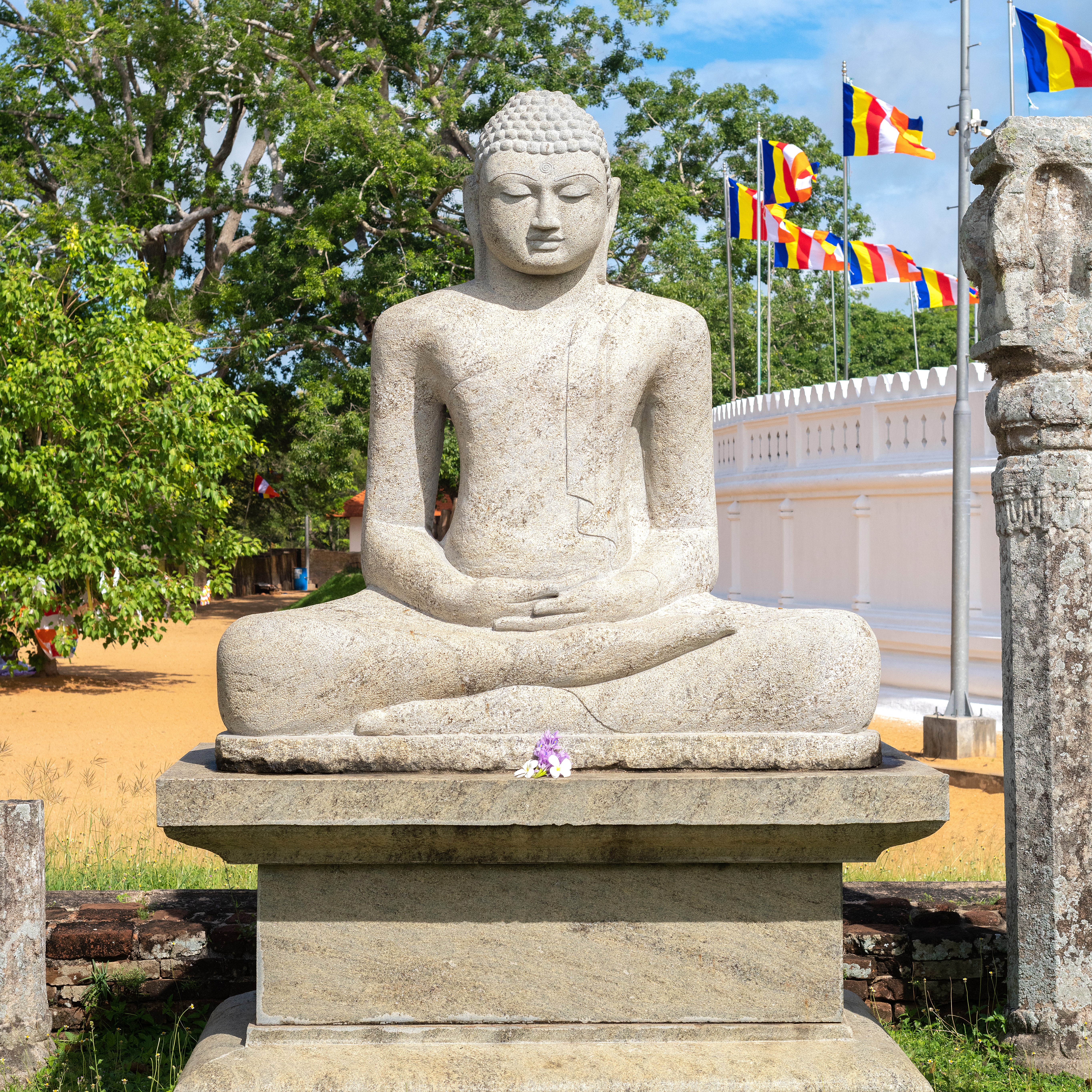 /images/destination/thuparama-sitting-buddha-statue-a-world-heritage-2026-01-05-05-18-23-utc_1.jpg