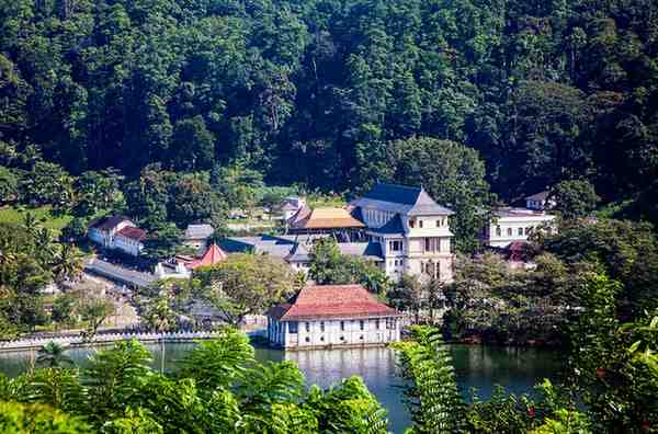 /images/destination/view-over-kandy-sri-lanka-2026-01-11-10-58-09-utc-(1).jpg