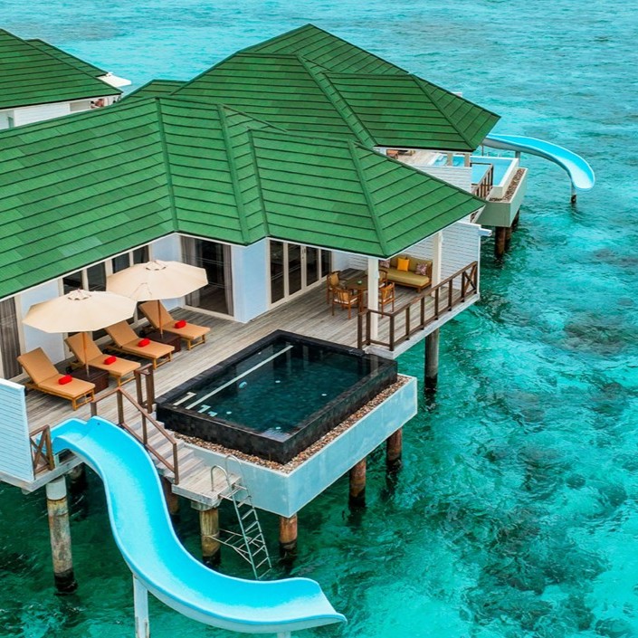 /images/destination/water-pavilion-with-slide-aerial-view.jpg