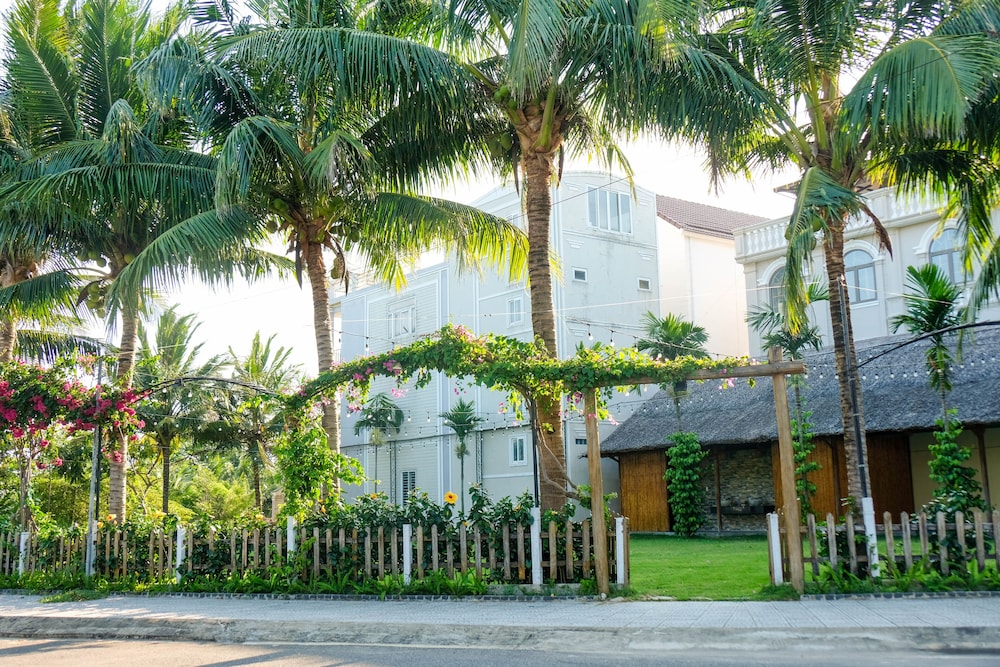 Silk Sense Hoi An River Resort 